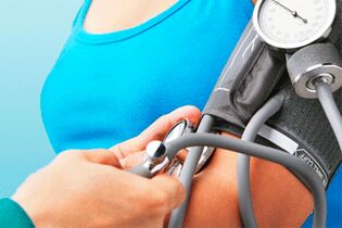 Mesurer la tension artérielle peut aider à détecter l’hypertension artérielle